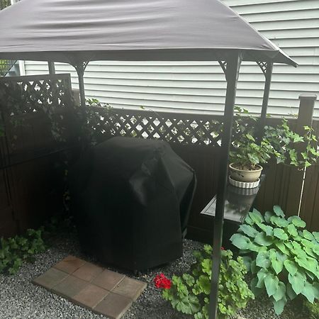 Clean And Quiet 2 Bdr 2 Bthr Private Entrance Entire Guests Suite Near Coquitlam Center Mall And Skytrain Exterior photo