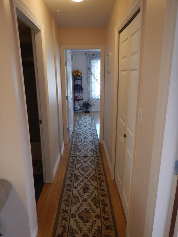 Clean And Quiet 2 Bdr 2 Bthr Private Entrance Entire Guests Suite Near Coquitlam Center Mall And Skytrain Room photo
