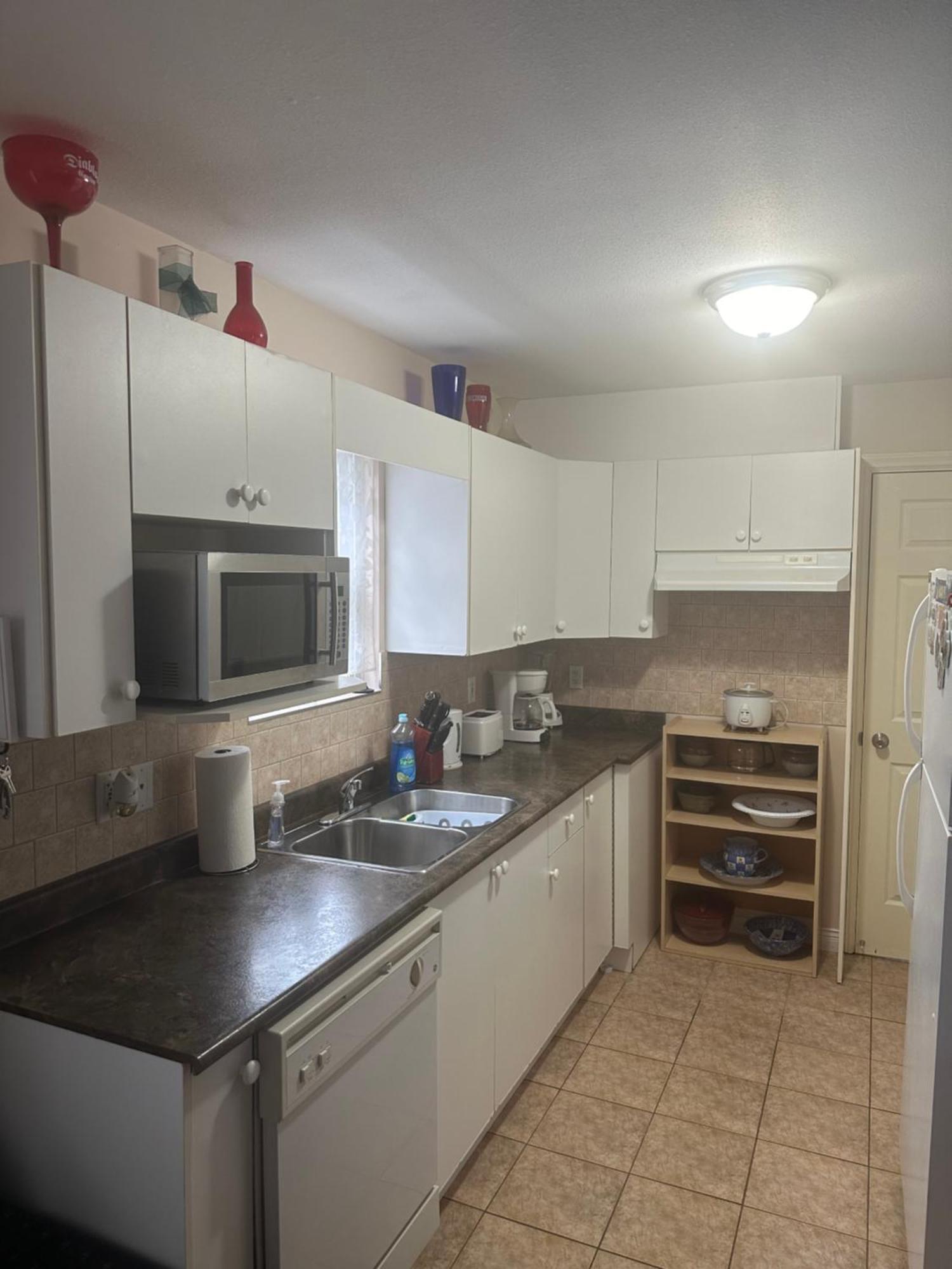 Clean And Quiet 2 Bdr 2 Bthr Private Entrance Entire Guests Suite Near Coquitlam Center Mall And Skytrain Exterior photo